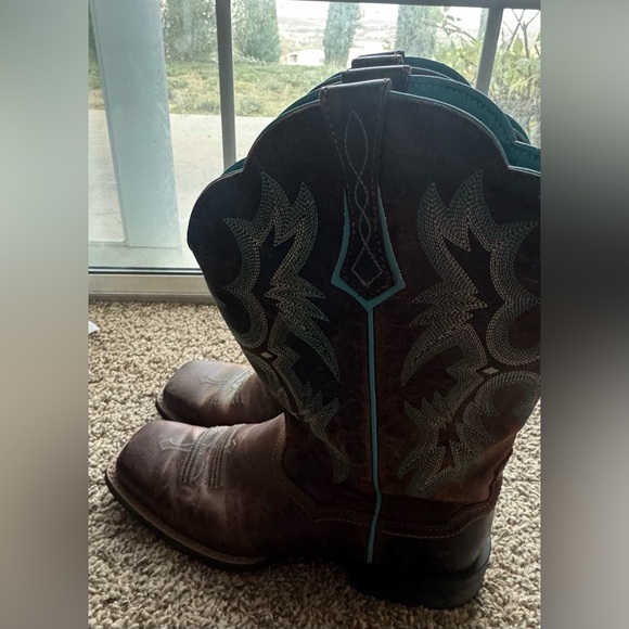 Ariat women’s boot 8.5 - Picture 2 of 4